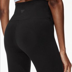 Bundle of 2 tnaChill Atmosphere leggings